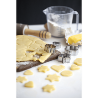 Kitchen Inspire Cookie Cutters Flowers ( Order in Qty of 6)